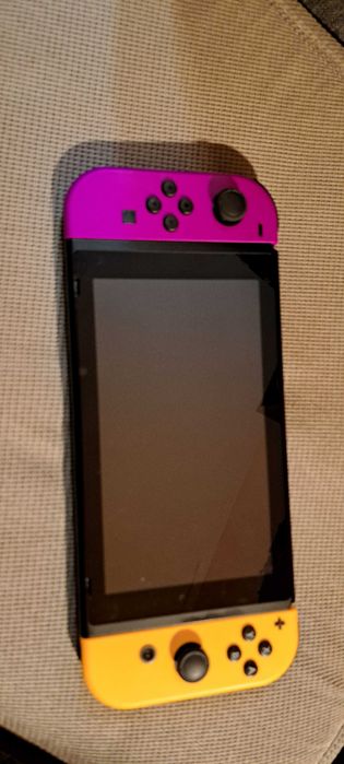 Nintendo Switch şi controler