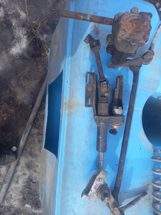 Продаётся нива по запчастям