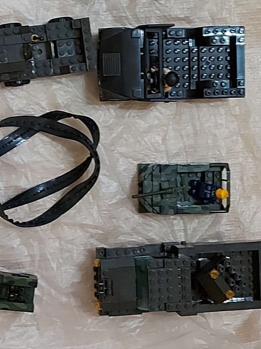 Конструктор, россыпью, около 8 наборов.