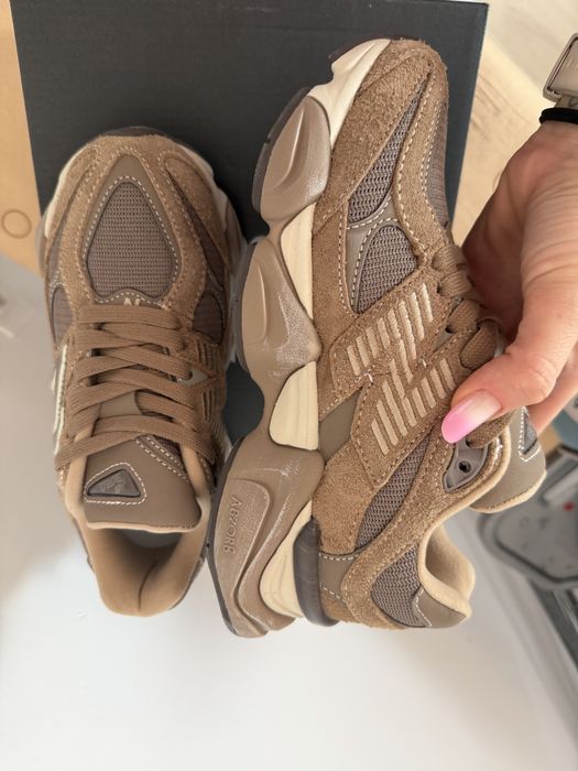 New Balance 9060 mărimea 37
