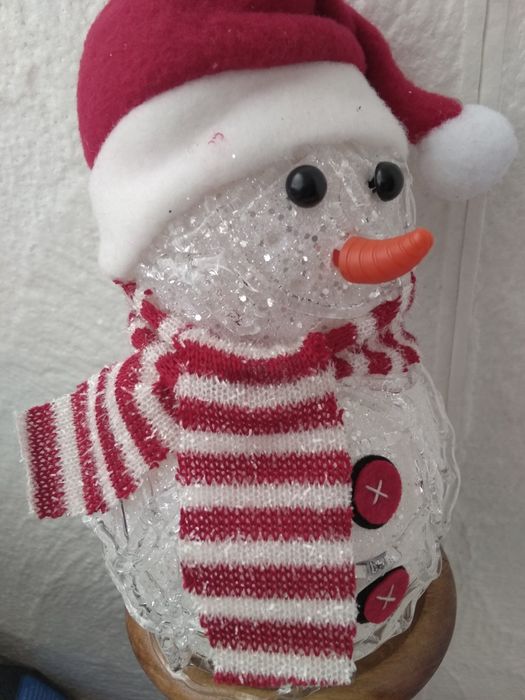 Светещ снежен човек