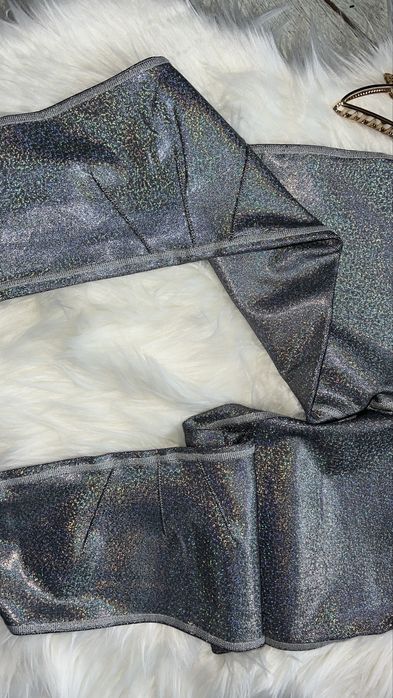 Colanti holografici Guess S si top Levi’s M