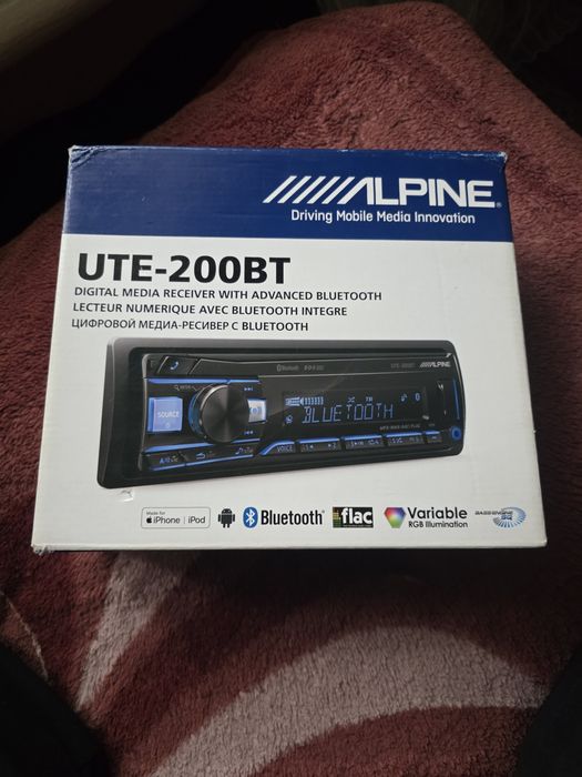 Автомагнитола Alpine 200 BT