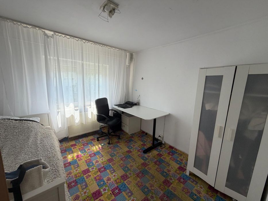Vand apartament 2 camere semidecomandat zona Prundu  67mp