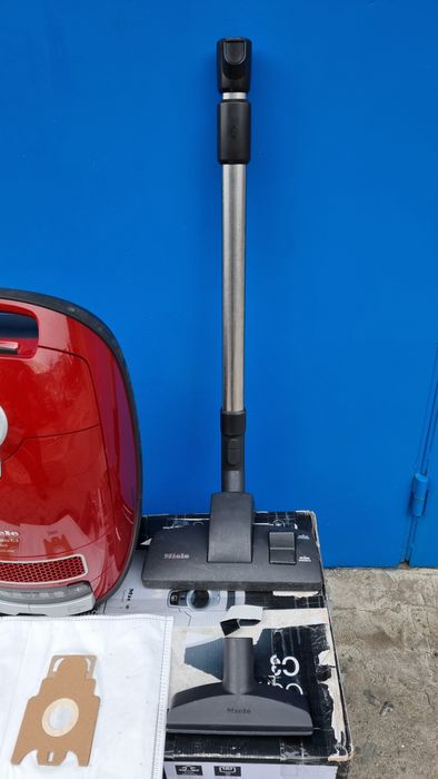 Прахосмукачка-Miele C3