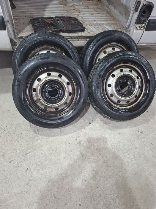 Nissan interstar motor 2.5 euro3,anvelope MS 215/65R16C