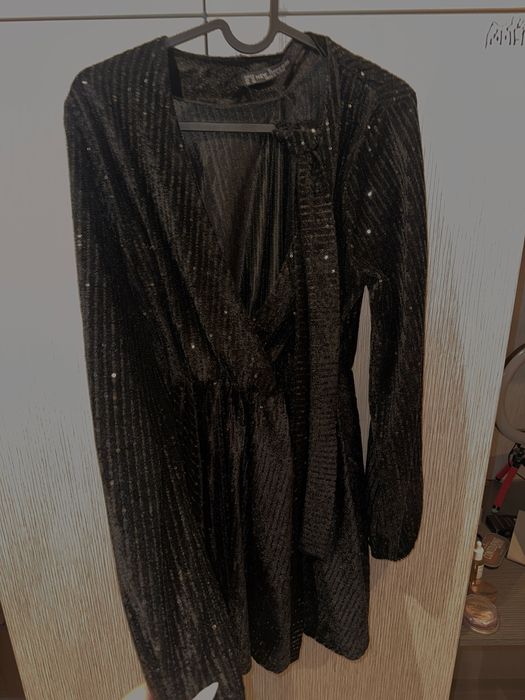 Бляскава къса рокля