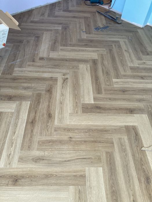 Монтаж на Мдф,кубу,виго,масивни первази.Стенни панели,ламинат,винил