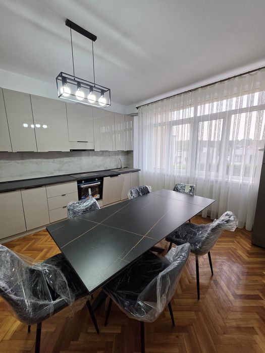 Inchiriez apartament la casa pe strada Gheorghe Doja, cu acces la curte si parcare