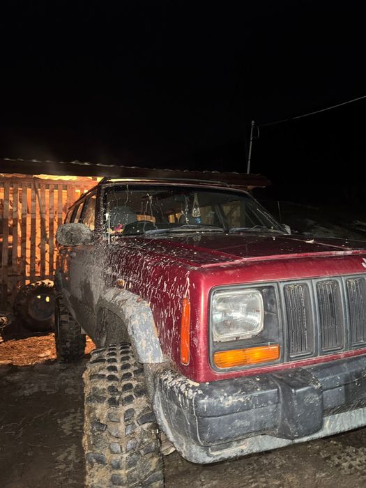 Vând Jeep Cherokee XJ (2005)