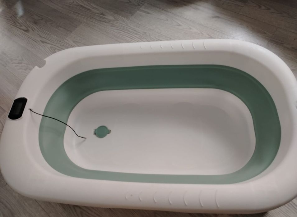 Продам детскую ванночку и бассейн