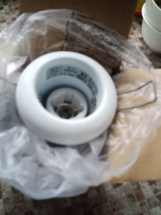 Продам споты новые