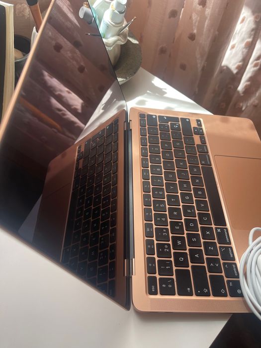 MacBook Air M1 2023 модел издание 2020