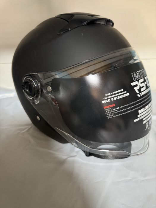 Мотошлем новый новый новый в отличном состоянии