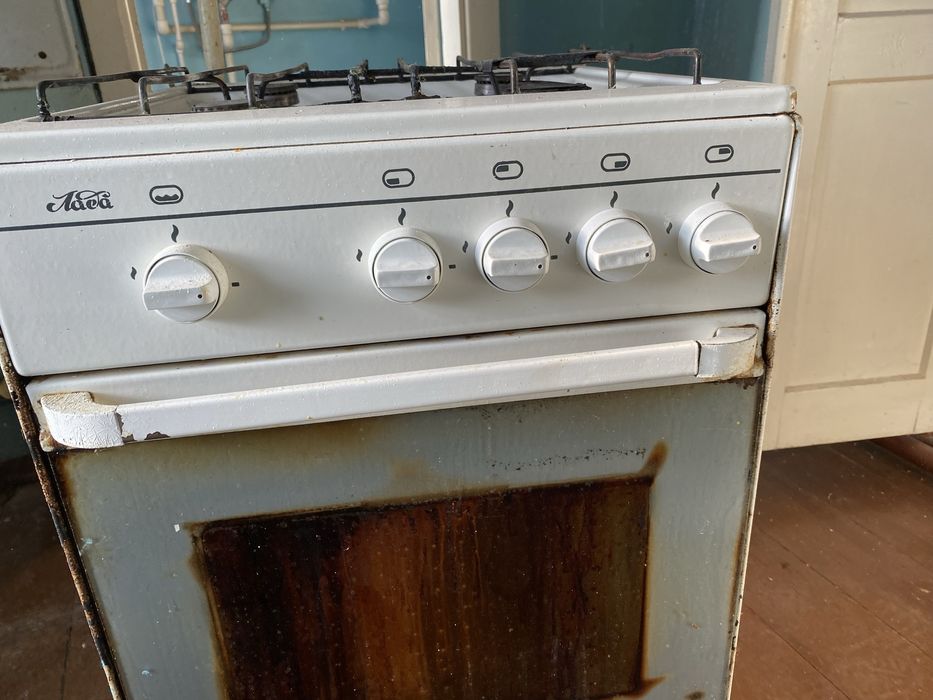 Продам газовую плиту