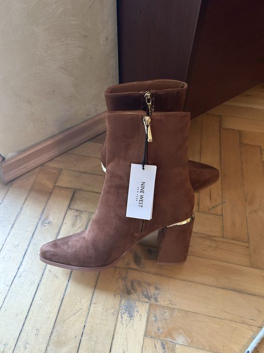 Дамски боти от велур