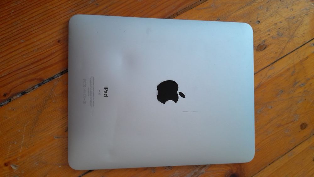 Два iPad: 3 и 1 в рабочем состоянии