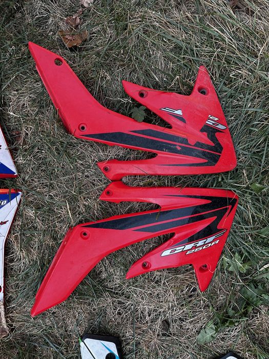 Продавам части за мотори