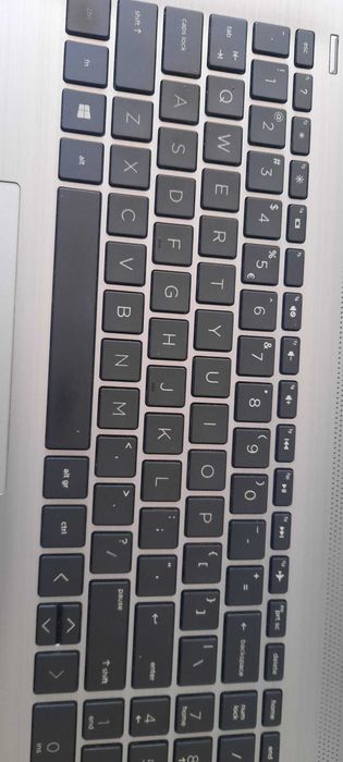 Laptop Hp g7 i7 8565u 8gb ddr 4 128 ssd