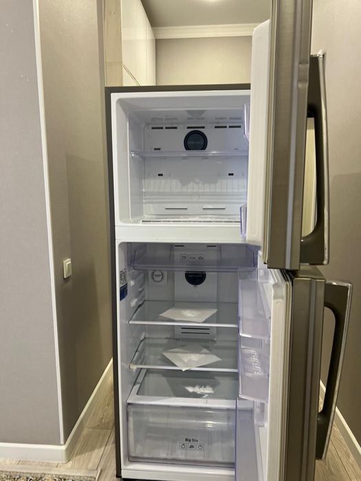 Холодильник Samsung