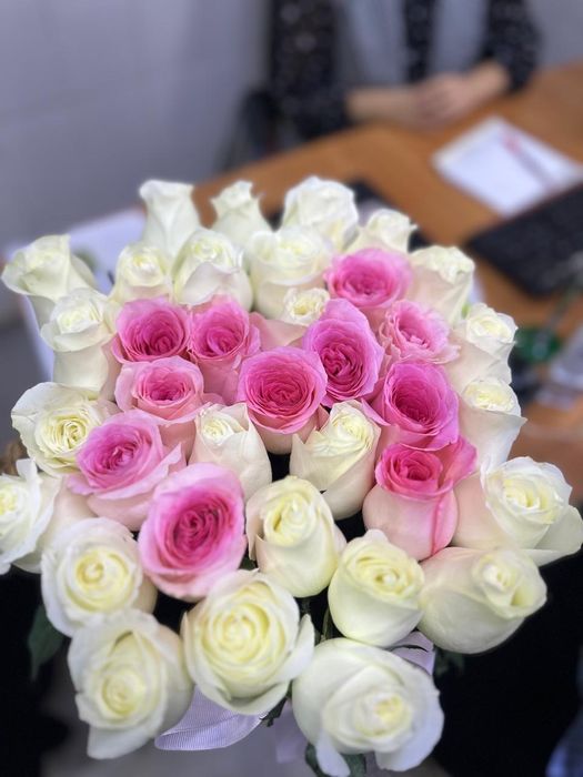 Цветы в корзине именной