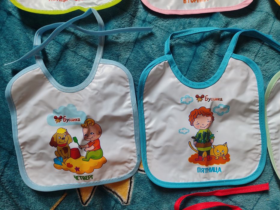 Слюнявчики детские