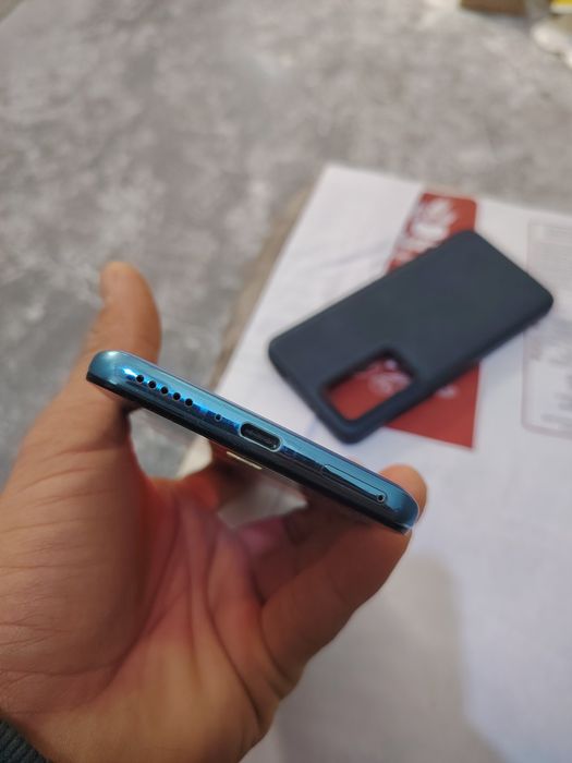 Xiomi 12 t 8/128 kelib korasila yoqsa kelish turib beraman baraka top