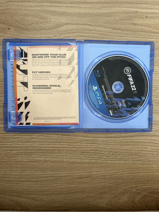 Играта е за ps4-fifa 22