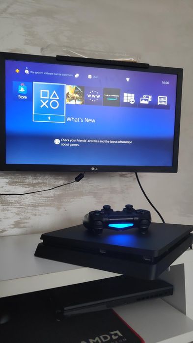 PlayStation 4 Slim (Ps 4) + controller