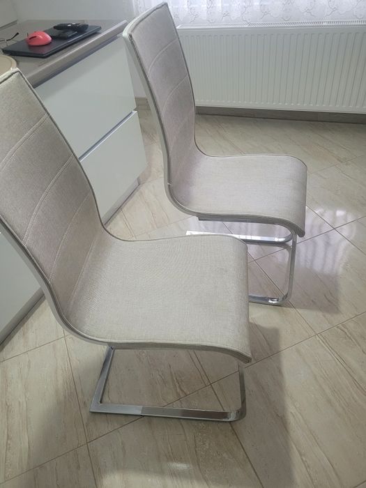 Vând  masă sticla plus 6 scaune