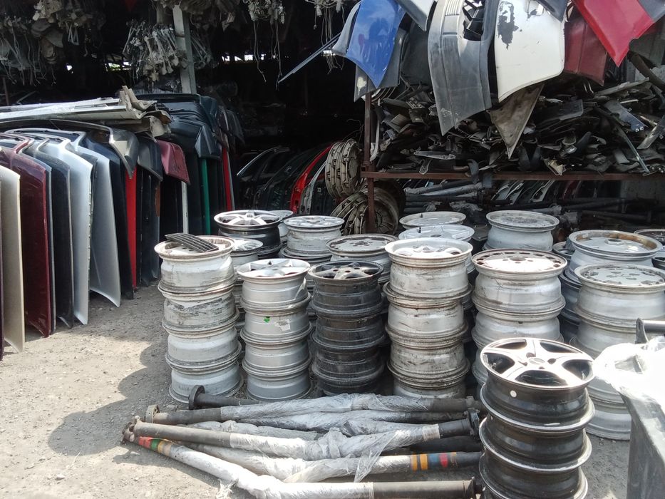 Мерседес 124 Мерседес 210 .