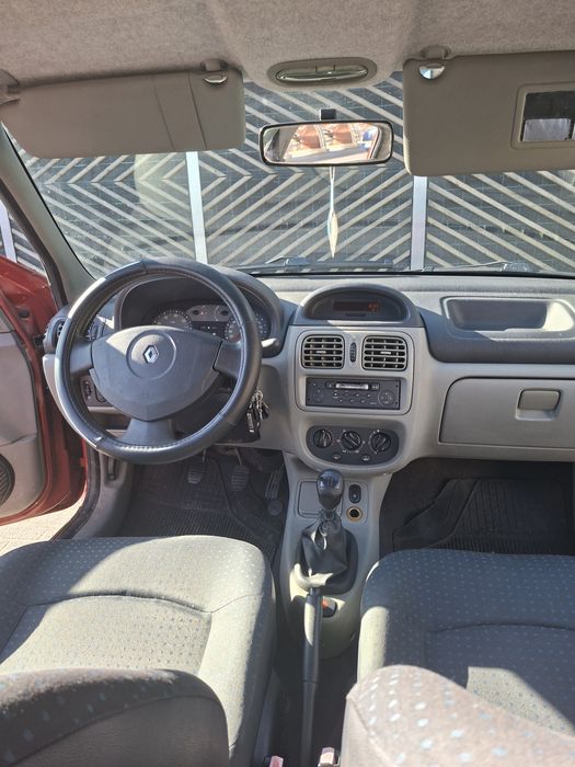 Renault Clio 2. An 2005