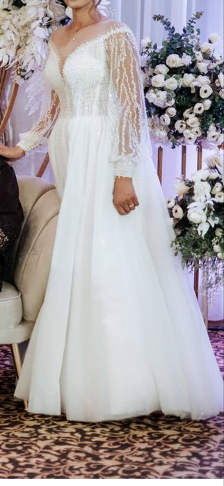 Vand rochie de mireasa!