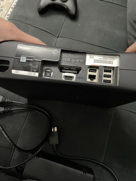 Xbox 360 с двумя джойстиками
