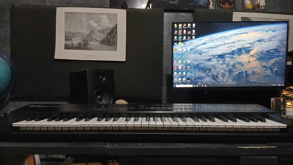 Продавам Синтезатор Roland D-10 с проблем.