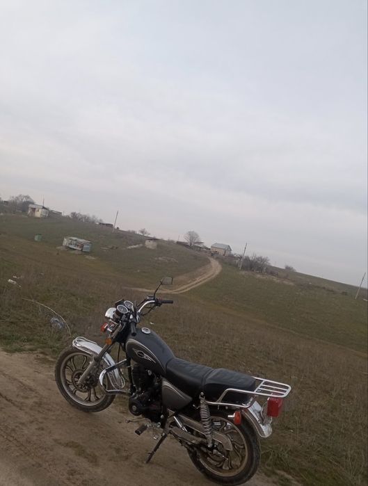Продам мотоцикл 200 кубов
