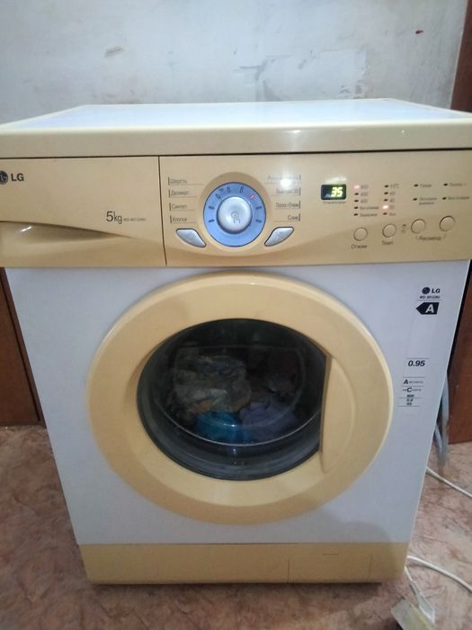 Продам машинку стиральную