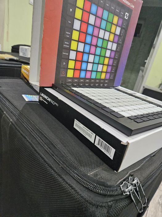 Novation Launchpad Pro MK3 midi controler schela lumini