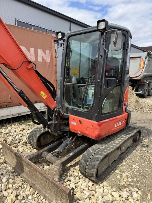 Vand sau inchiriez miniexcavator 3.9 tone si basculanta 7.5 tone