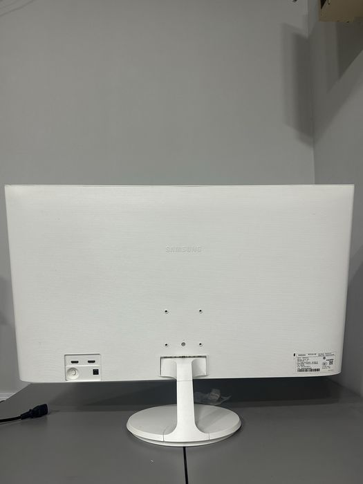 Samsung 32” 60hz holati yaxshi