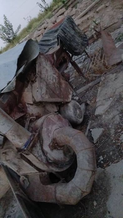 Drabilka Yem tegirmon sotiladi ishlab turibdi turli xildagi donlarni c