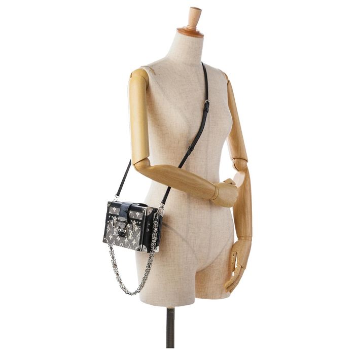 Дамска чанта clutch лв монограм нова колекция