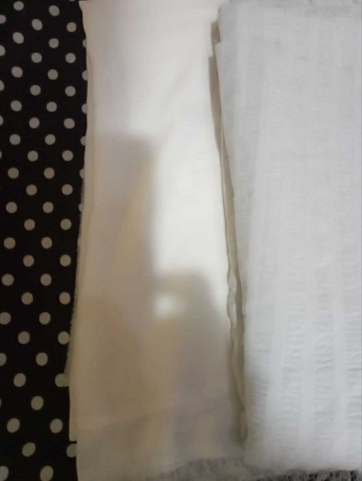 Отрезы тканей тонкий трикотин белый и цветной, бархат черный и др