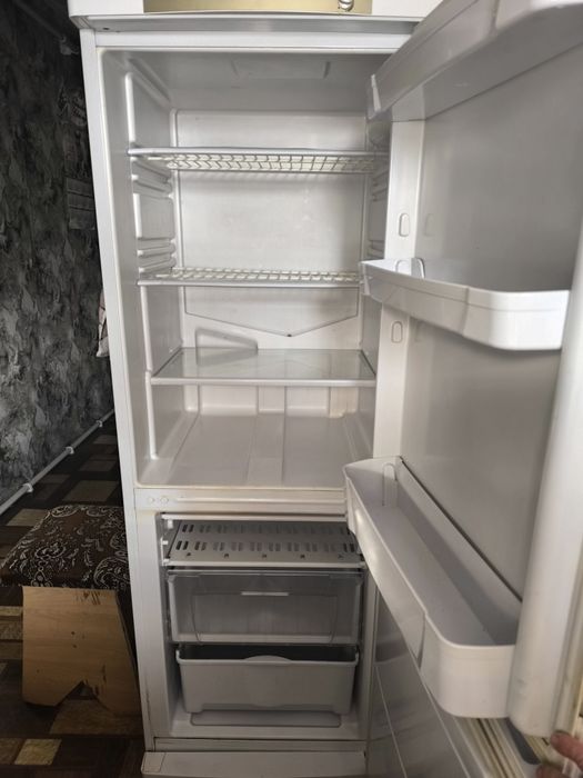 Холодильник Indesit