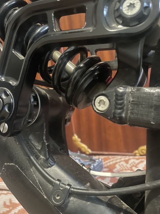 Vând shock rockshox vivid