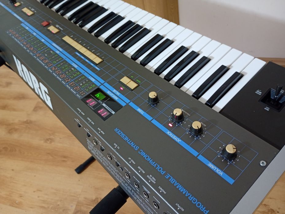 Korg POLY 61 sintetizator analogic orgă pian
