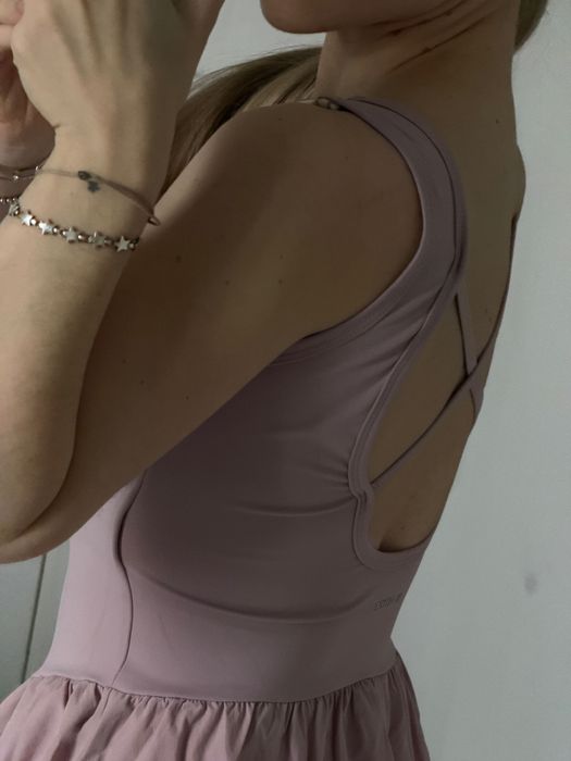 Rochie sport Varsitie + pantaloni scurți (set)