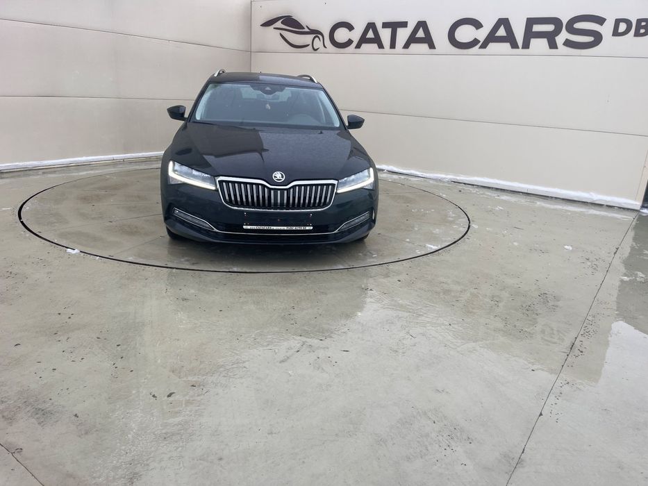 Skoda Superb Skoda Superb 2.0TDI, DSG, LED, Distronic, Cockpit, Keyless, Ambientale