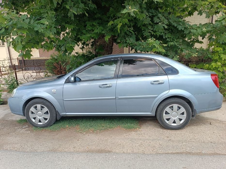 Автомашина LACETTI 2011 сотилади