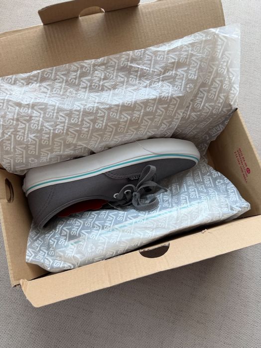 Vans authentic 37 нови